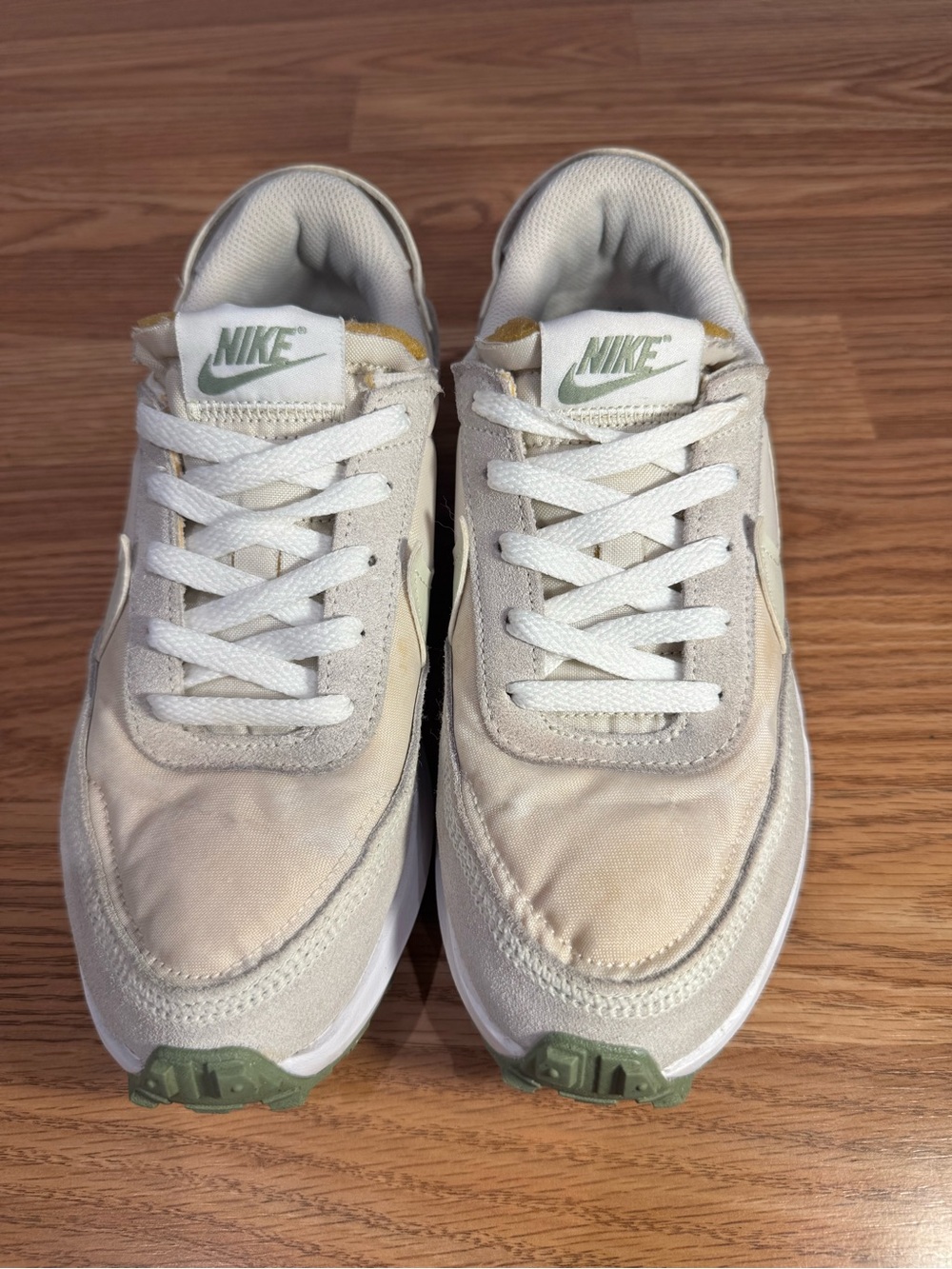 Nike Women’s Beige casual Shoes Low Top Mesh Suede Lace-Up Breathable Sneakers - Picture 4 of 10